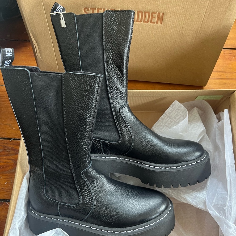 Steve Madden Leather Combat/Chelsea Boots - Picture 2 of 5